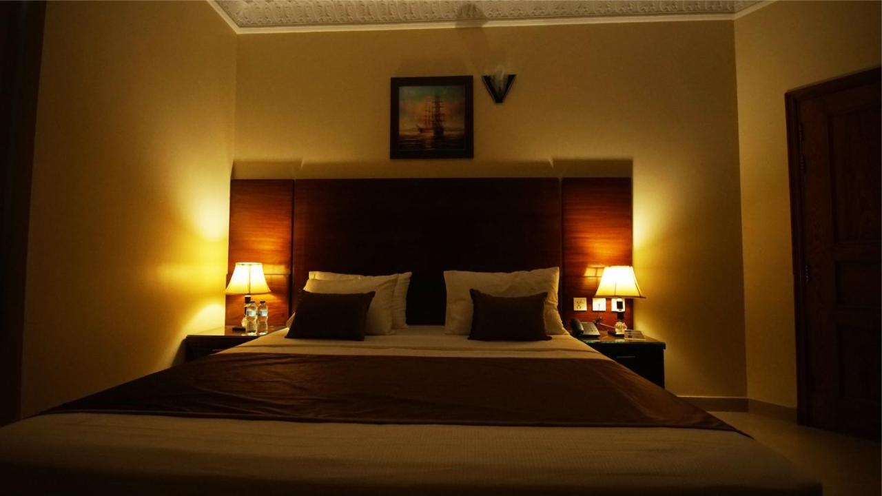 World Inn Hotel カラチ エクステリア 写真