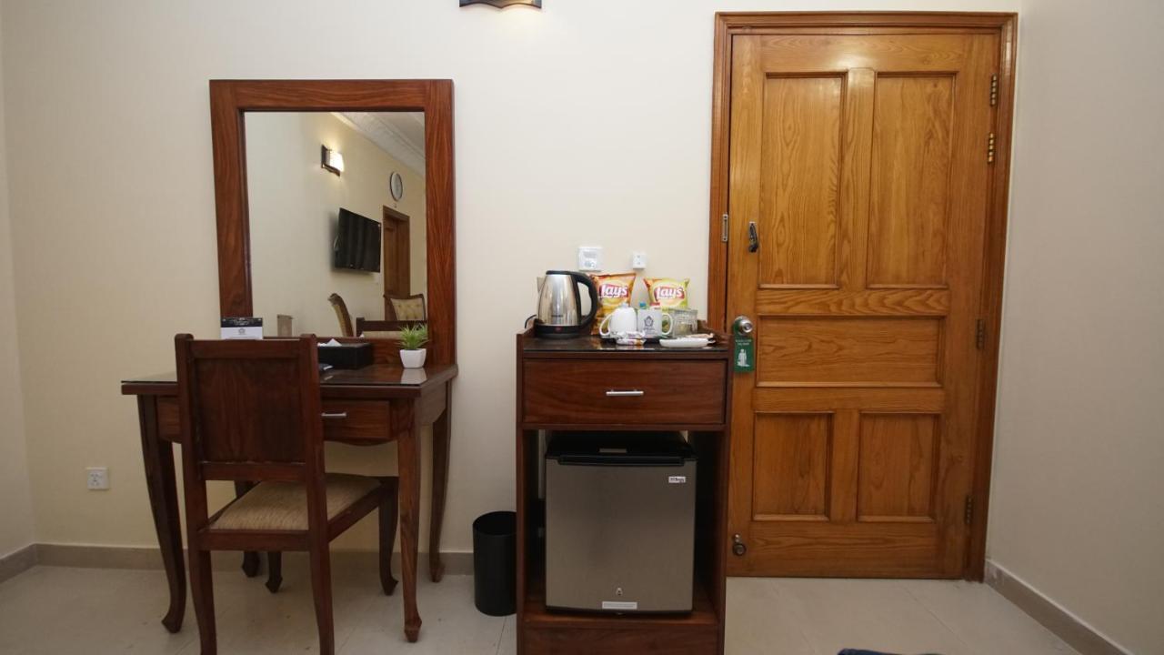 World Inn Hotel カラチ エクステリア 写真