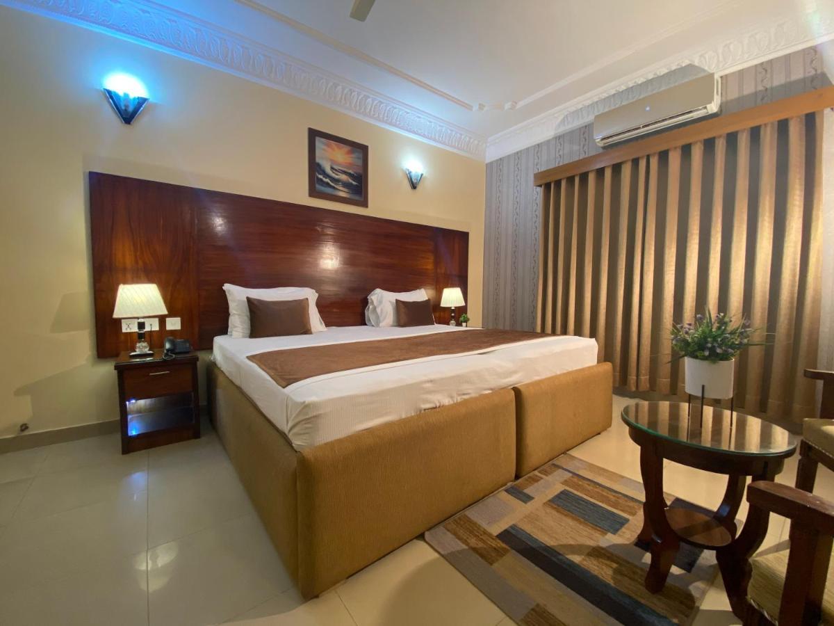 World Inn Hotel カラチ エクステリア 写真